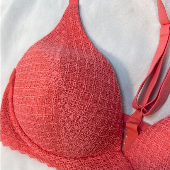 Victoria’s Secret Body by Vic 38D Coral Lace Lightly Lined Women's Plunge Bra - Picture 7 of 14